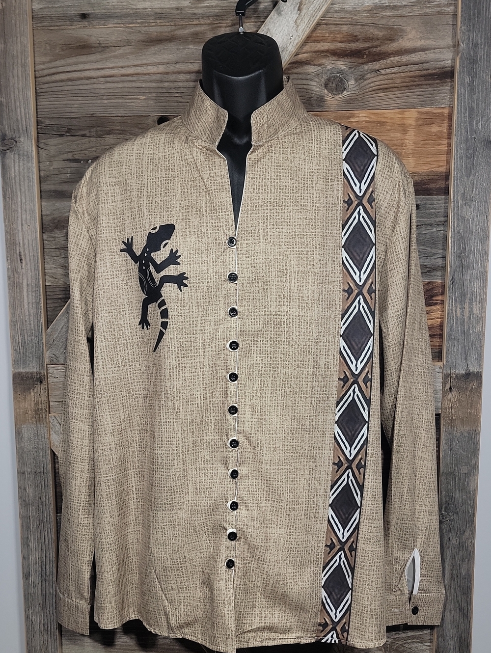 Men's Beige Long-Sleeve Button Shirt with Gecko Print
